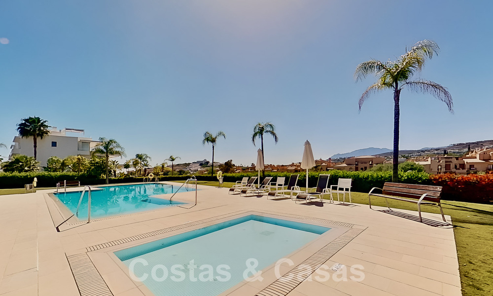 Appartement moderne avec 3 chambres dans un complexe de golf sur le nouveau Golden Mile entre Marbella et Estepona 53237