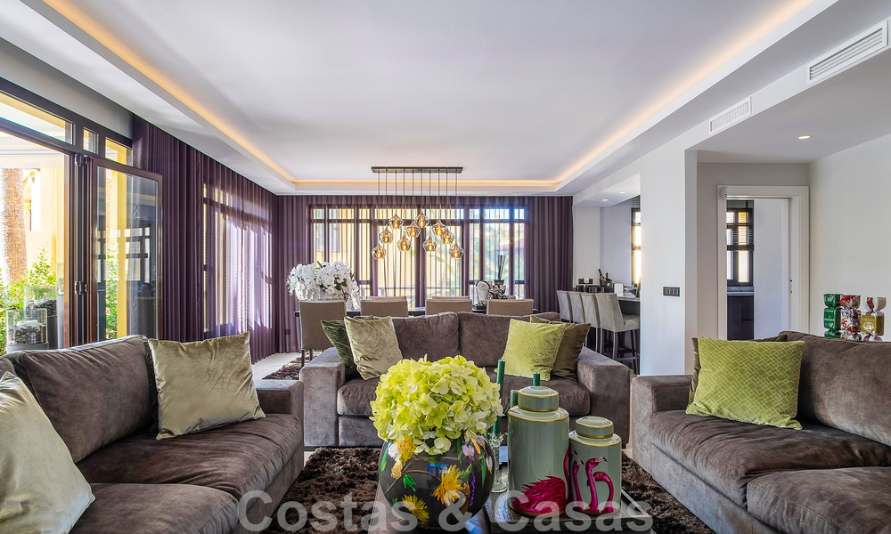Appartement de luxe de 4 chambres à vendre dans un complexe exclusif de deuxième ligne de plage à Puerto Banus, Marbella 52099