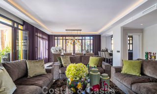Appartement de luxe de 4 chambres à vendre dans un complexe exclusif de deuxième ligne de plage à Puerto Banus, Marbella 52099 