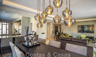 Appartement de luxe de 4 chambres à vendre dans un complexe exclusif de deuxième ligne de plage à Puerto Banus, Marbella 52106 