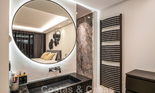 Appartement de luxe de 4 chambres à vendre dans un complexe exclusif de deuxième ligne de plage à Puerto Banus, Marbella 52119 