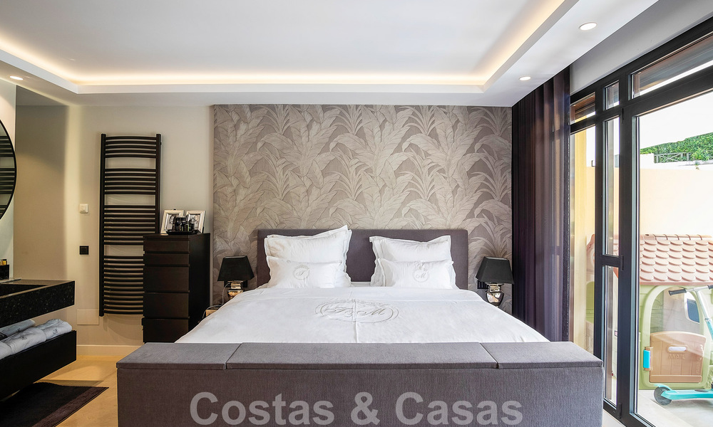 Appartement de luxe de 4 chambres à vendre dans un complexe exclusif de deuxième ligne de plage à Puerto Banus, Marbella 52130