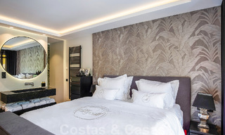 Appartement de luxe de 4 chambres à vendre dans un complexe exclusif de deuxième ligne de plage à Puerto Banus, Marbella 52131 