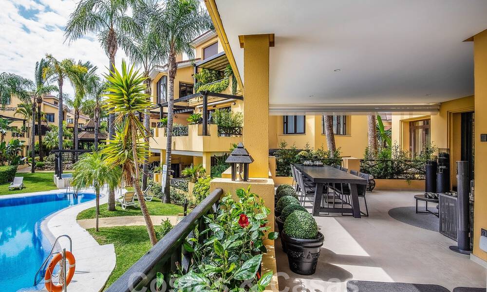 Appartement de luxe à vendre dans un complexe exclusif de deuxième ligne de plage à Puerto Banus, Marbella 52135