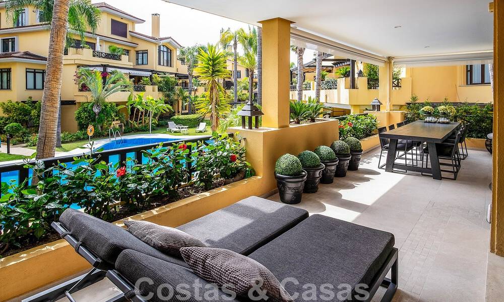 Appartement de luxe de 4 chambres à vendre dans un complexe exclusif de deuxième ligne de plage à Puerto Banus, Marbella 52138