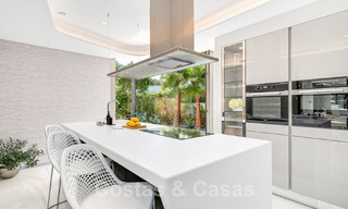 Villa de luxe neuve avec design architectural à vendre, en première ligne de plage à Los Monteros, Marbella 52288 