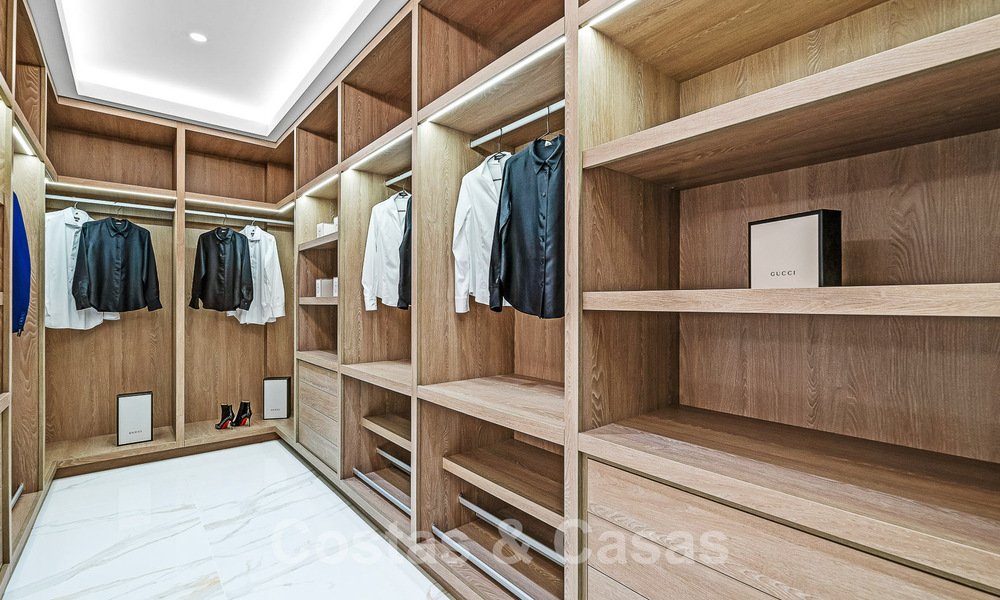 Villa de luxe neuve avec design architectural à vendre, en première ligne de plage à Los Monteros, Marbella 52292