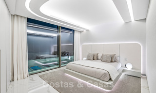 Villa de luxe neuve avec design architectural à vendre, en première ligne de plage à Los Monteros, Marbella 52295 