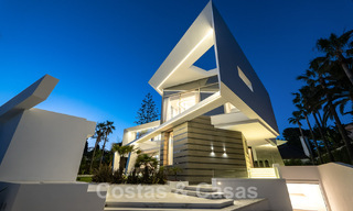 Villa de luxe neuve avec design architectural à vendre, en première ligne de plage à Los Monteros, Marbella 52319 