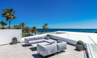 Villa de luxe neuve avec design architectural à vendre, en première ligne de plage à Los Monteros, Marbella 52337 