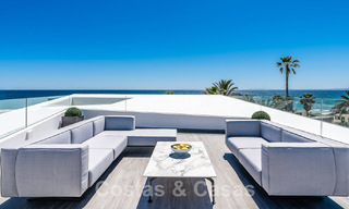 Villa de luxe neuve avec design architectural à vendre, en première ligne de plage à Los Monteros, Marbella 52338 