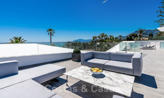 Villa de luxe neuve avec design architectural à vendre, en première ligne de plage à Los Monteros, Marbella 52339 
