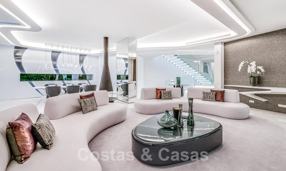 Villa de luxe neuve avec design architectural à vendre, en première ligne de plage à Los Monteros, Marbella 52342