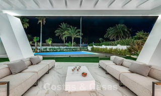 Villa de luxe neuve avec design architectural à vendre, en première ligne de plage à Los Monteros, Marbella 52345 