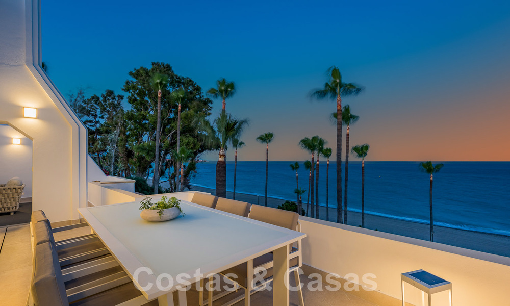 Penthouse contemporain rénové à vendre dans un complexe balnéaire avec vue sur la mer, sur le nouveau Golden Mile entre Marbella et Estepona 52872