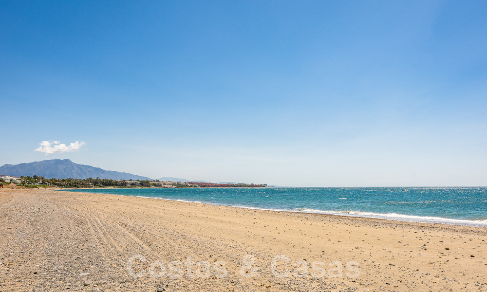 Penthouse contemporain rénové à vendre dans un complexe balnéaire avec vue sur la mer, sur le nouveau Golden Mile entre Marbella et Estepona 52883