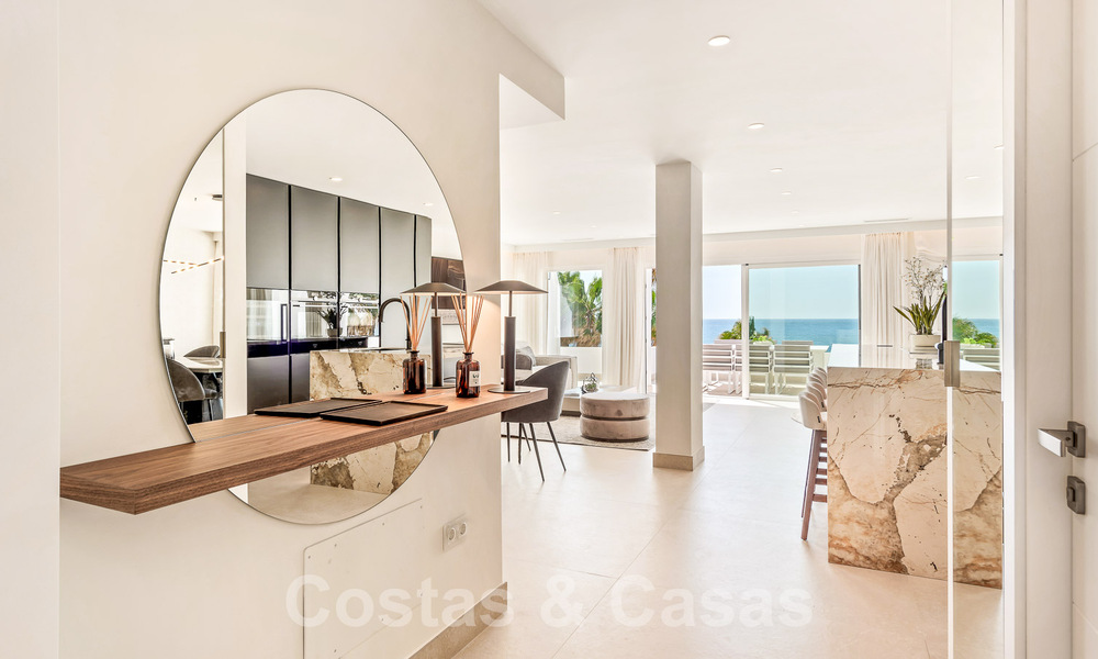 Penthouse contemporain rénové à vendre dans un complexe balnéaire avec vue sur la mer, sur le nouveau Golden Mile entre Marbella et Estepona 52890
