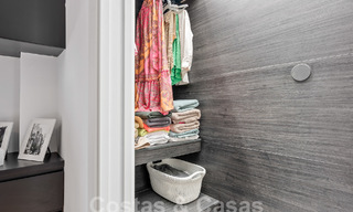 Penthouse contemporain rénové à vendre avec vue sur la montagne et la mer à Nueva Andalucia, Marbella 53574 