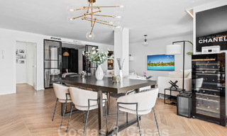 Penthouse contemporain rénové à vendre avec vue sur la montagne et la mer à Nueva Andalucia, Marbella 53582 