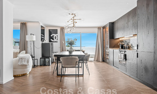 Penthouse contemporain rénové à vendre avec vue sur la montagne et la mer à Nueva Andalucia, Marbella 53584 