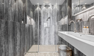 Penthouse contemporain rénové à vendre avec vue sur la montagne et la mer à Nueva Andalucia, Marbella 53589 