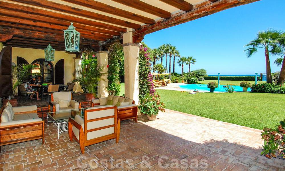 Villa en première ligne de plage à vendre, Marbella - Estepona 29624
