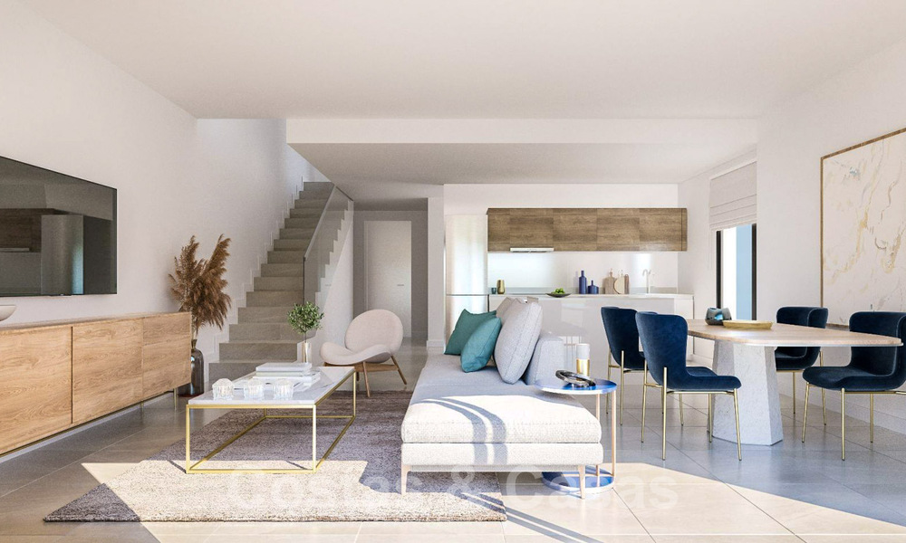 Maisons jumelées de style moderne à vendre à proximité de toutes les commodités à Mijas Costa 52815