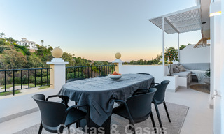 Appartement rénové de qualité à vendre avec vue sur les terrains de golf de La Quinta à Benahavis - Marbella 54352 