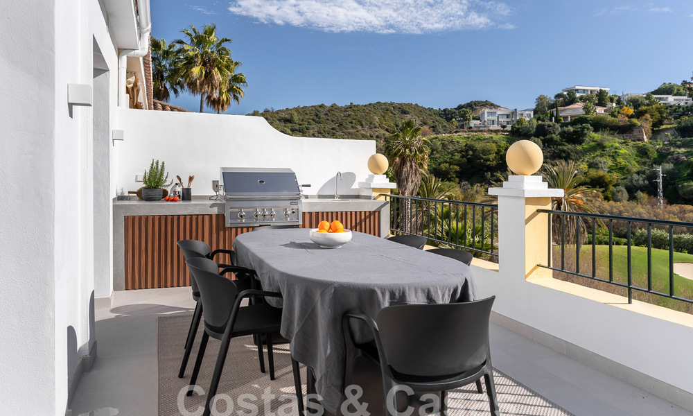 Appartement rénové de qualité à vendre avec vue sur les terrains de golf de La Quinta à Benahavis - Marbella 54367