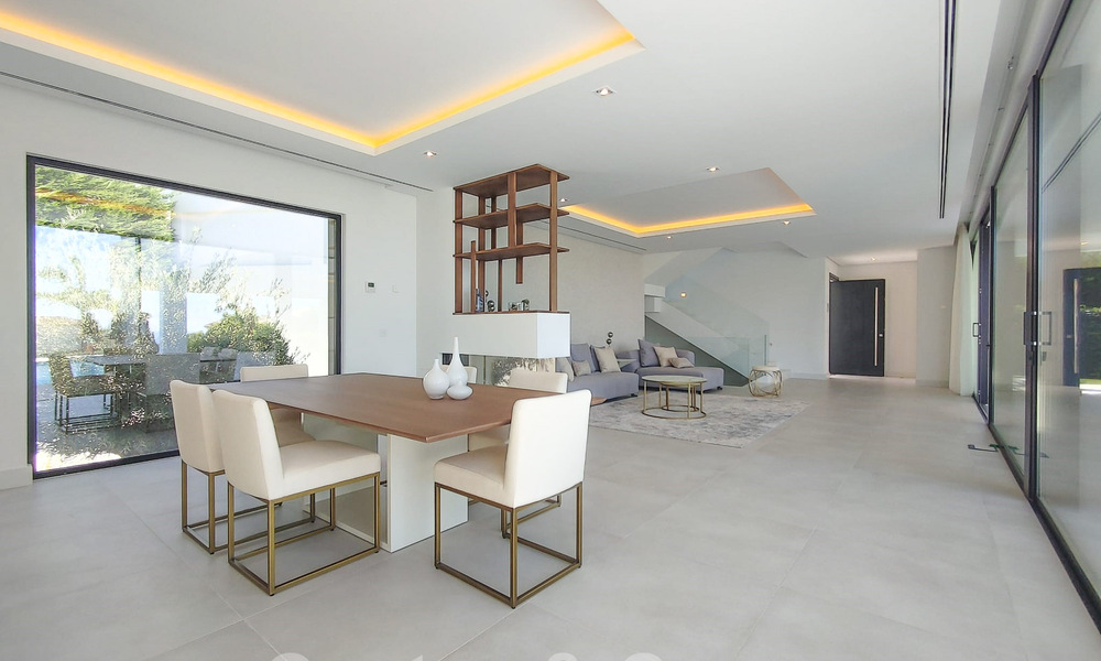 Villa de luxe moderniste à vendre avec vue magnifique sur la mer et le terrain de golf à Benahavis - Marbella 54474