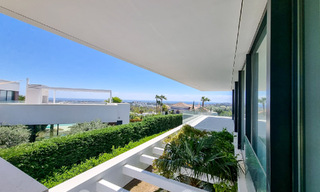 Villa de luxe moderniste à vendre avec vue magnifique sur la mer et le terrain de golf à Benahavis - Marbella 54481 