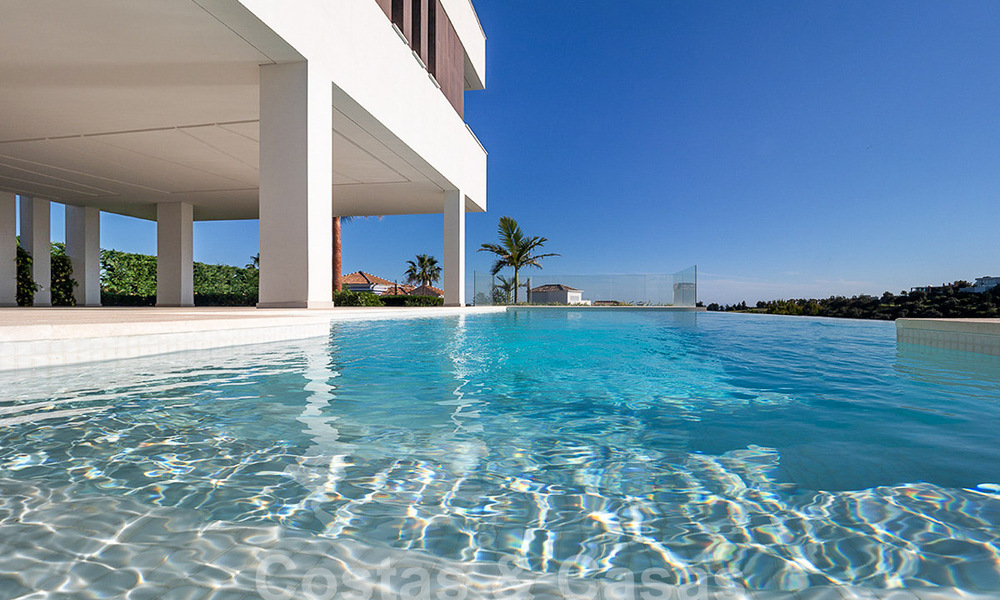 Villa de luxe moderniste à vendre avec vue magnifique sur la mer et le terrain de golf à Benahavis - Marbella 54482