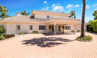 Villa méditerranéenne de luxe à vendre avec 6 chambres dans un environnement privilégié de golf dans la vallée de Nueva Andalucia, Marbella 53172 