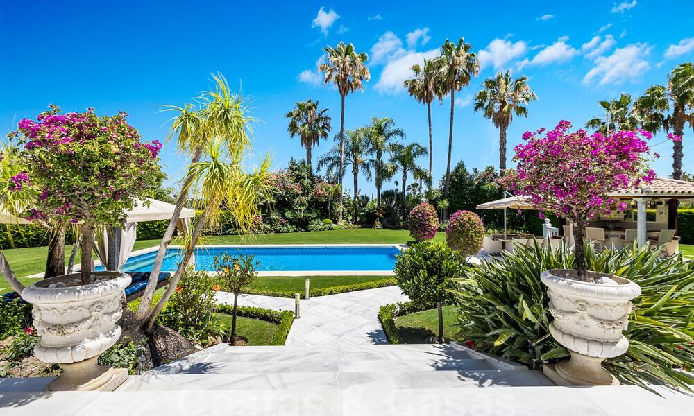 Villa méditerranéenne de luxe à vendre avec 6 chambres dans un environnement privilégié de golf dans la vallée de Nueva Andalucia, Marbella 53176