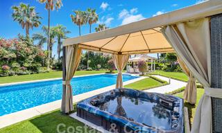 Villa méditerranéenne de luxe à vendre avec 6 chambres dans un environnement privilégié de golf dans la vallée de Nueva Andalucia, Marbella 53183 