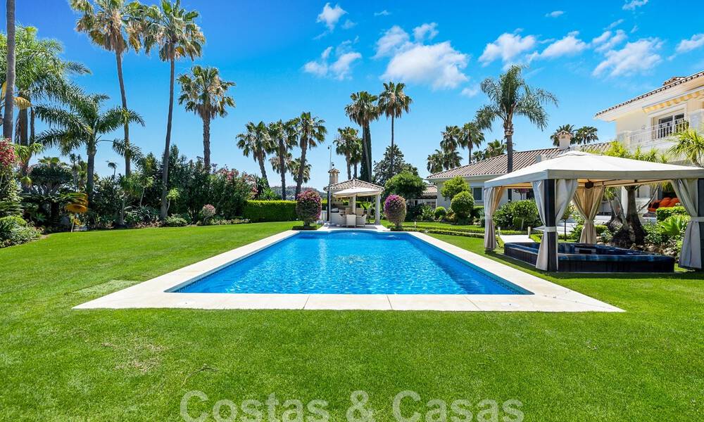 Villa méditerranéenne de luxe à vendre avec 6 chambres dans un environnement privilégié de golf dans la vallée de Nueva Andalucia, Marbella 53184