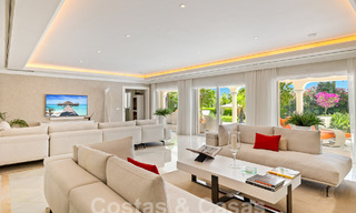 Villa méditerranéenne de luxe à vendre avec 6 chambres dans un environnement privilégié de golf dans la vallée de Nueva Andalucia, Marbella 53191 