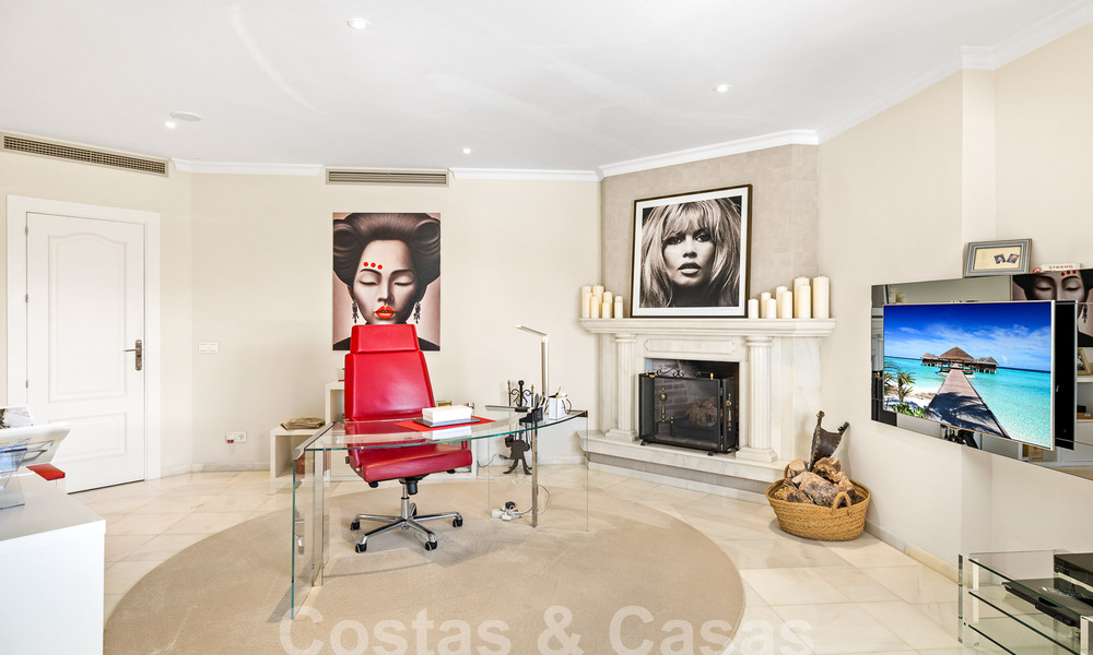 Villa méditerranéenne de luxe à vendre avec 6 chambres dans un environnement privilégié de golf dans la vallée de Nueva Andalucia, Marbella 53194