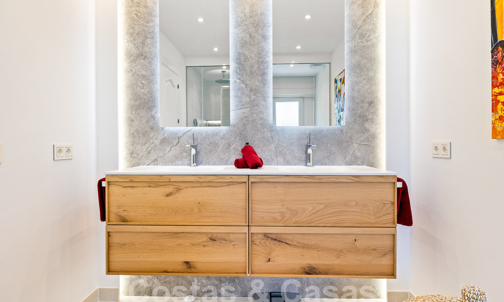 Villa méditerranéenne de luxe à vendre avec 6 chambres dans un environnement privilégié de golf dans la vallée de Nueva Andalucia, Marbella 53199