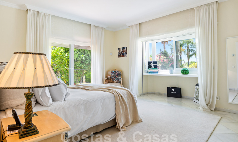 Villa méditerranéenne de luxe à vendre avec 6 chambres dans un environnement privilégié de golf dans la vallée de Nueva Andalucia, Marbella 53201