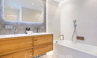 Villa méditerranéenne de luxe à vendre avec 6 chambres dans un environnement privilégié de golf dans la vallée de Nueva Andalucia, Marbella 53203 