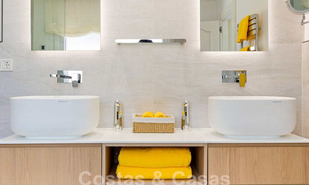 Villa méditerranéenne de luxe à vendre avec 6 chambres dans un environnement privilégié de golf dans la vallée de Nueva Andalucia, Marbella 53210