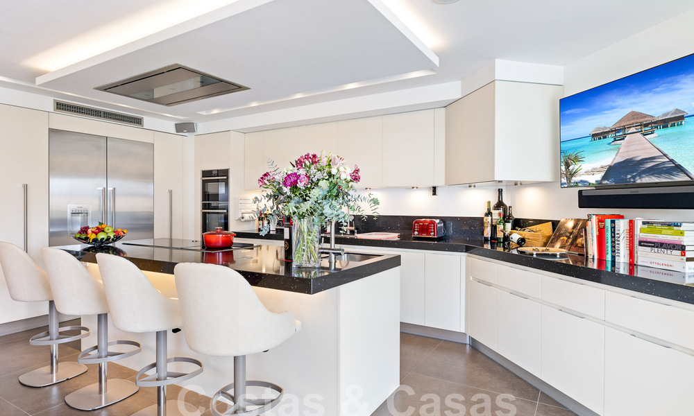 Villa méditerranéenne de luxe à vendre avec 6 chambres dans un environnement privilégié de golf dans la vallée de Nueva Andalucia, Marbella 53213
