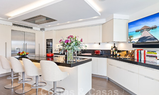 Villa méditerranéenne de luxe à vendre avec 6 chambres dans un environnement privilégié de golf dans la vallée de Nueva Andalucia, Marbella 53213 