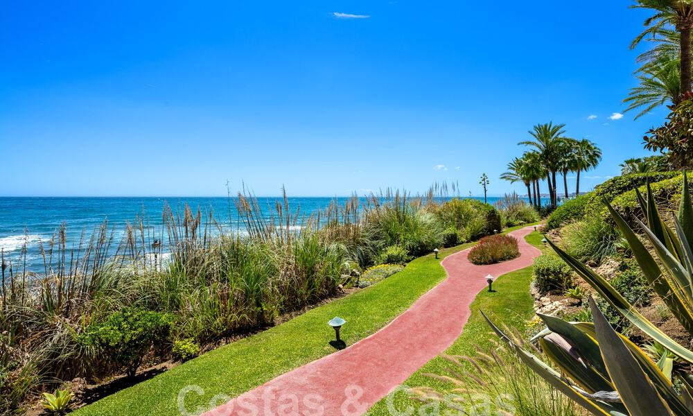 Penthouse supérieur de front de mer à vendre avec vue frontale sur la mer à Puente Romano sur le Golden Mile de Marbella 52909