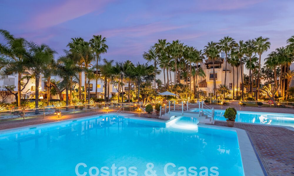 Penthouse supérieur de front de mer à vendre avec vue frontale sur la mer à Puente Romano sur le Golden Mile de Marbella 52911