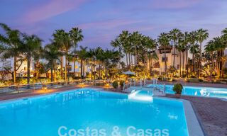 Penthouse supérieur de front de mer à vendre avec vue frontale sur la mer à Puente Romano sur le Golden Mile de Marbella 52911 