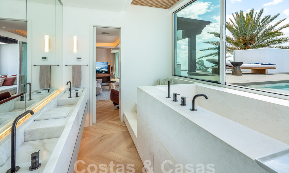 Penthouse supérieur de front de mer à vendre avec vue frontale sur la mer à Puente Romano sur le Golden Mile de Marbella 52922