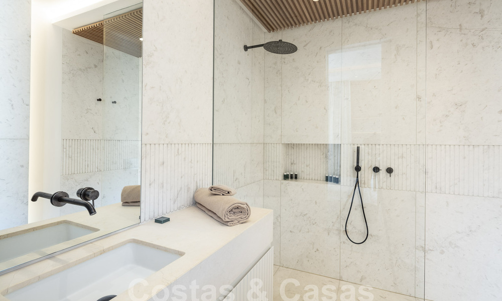 Penthouse supérieur de front de mer à vendre avec vue frontale sur la mer à Puente Romano sur le Golden Mile de Marbella 52925