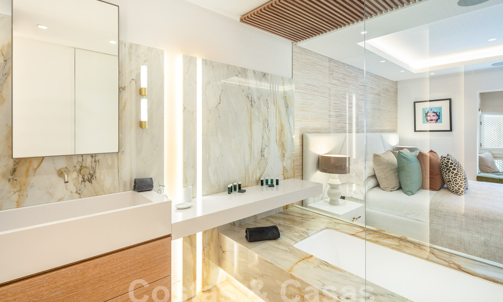 Penthouse supérieur de front de mer à vendre avec vue frontale sur la mer à Puente Romano sur le Golden Mile de Marbella 52933